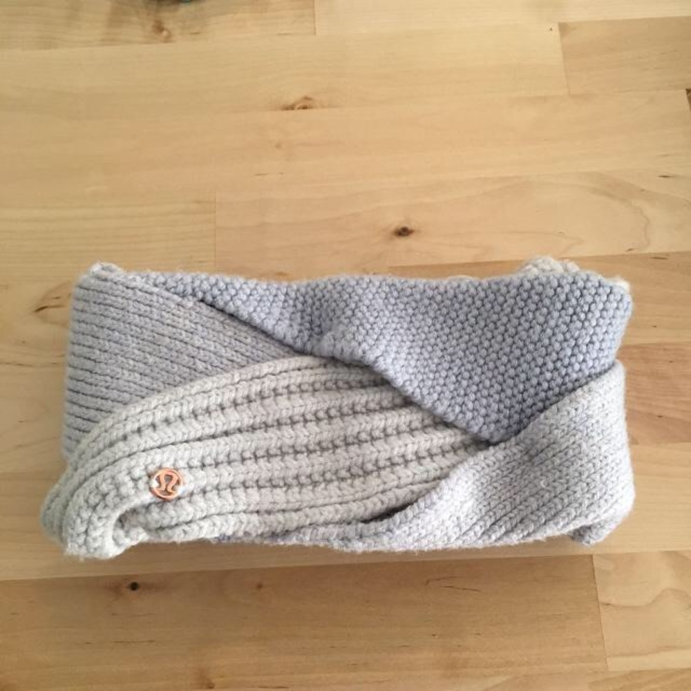 Lululemon ear warmer
